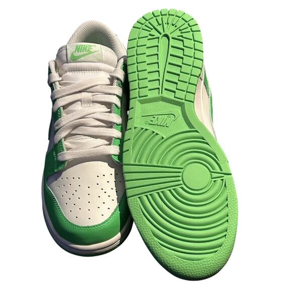 Nike Dunk Low Green Strike HV0842-133 New Size 8.5 Women - Picture 2 of 5